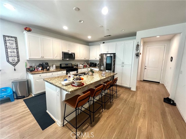 2421 Via Alicante, Corona CA: https://media.crmls.org/medias/60e992f3-03b1-4d65-acd1-290b485c1229.jpg