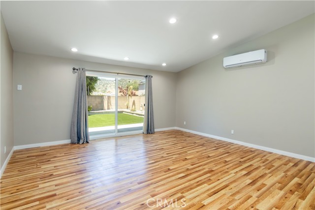 Detail Gallery Image 9 of 29 For 10611 Jordan Ave, Chatsworth,  CA 91311 - 3 Beds | 2/1 Baths