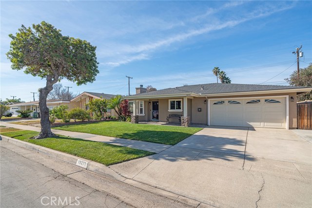 19271 Waterbury Ln, Huntington Beach, CA 92646