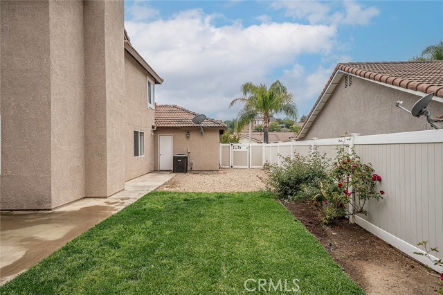 701 Black Oak Circle, Corona CA: https://media.crmls.org/medias/60eac5cf-de15-47a9-83df-c1c3e4ad7674.jpg
