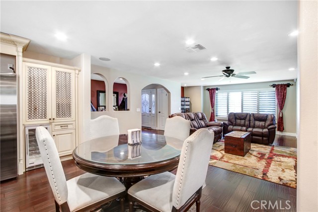 Detail Gallery Image 9 of 45 For 533 Woodhaven Ct, Upland,  CA 91786 - 4 Beds | 3/1 Baths