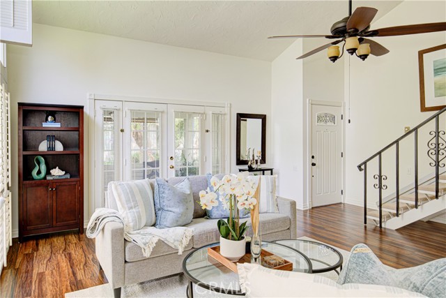 2164 Via Mariposa E, Laguna Woods CA: https://media.crmls.org/medias/60ebcff8-940f-426d-a4c3-fe8c209353b0.jpg
