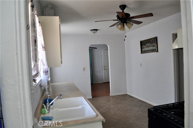 1789 N Pershing Avenue, San Bernardino CA: https://media.crmls.org/medias/60ec3553-f0ce-4444-9c1d-8fca2cde638d.jpg