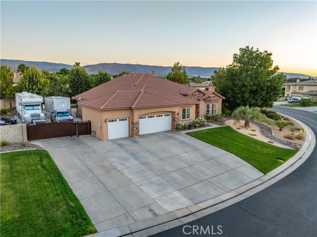 41703 Firenze Street, Lancaster CA: https://media.crmls.org/medias/60ec87f4-7d52-4174-8ba5-16040c7e305c.jpg