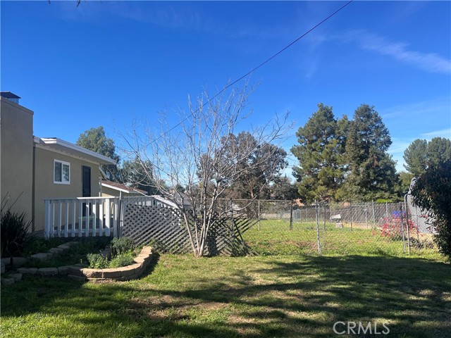 Detail Gallery Image 8 of 12 For 12184 Gladys, Yucaipa,  CA 92399 - 3 Beds | 2 Baths