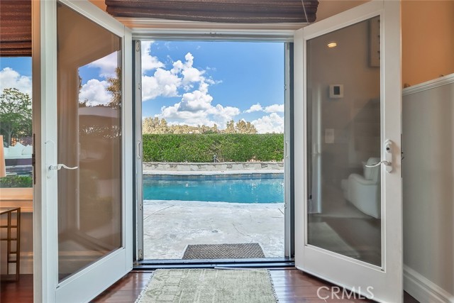3220 Versaille Court, Thousand Oaks CA: https://media.crmls.org/medias/60edab58-8efb-40eb-a65c-67a2e9f06b6b.jpg