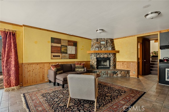 Detail Gallery Image 16 of 50 For 971 Grass Valley, Lake Arrowhead,  CA 92352 - 3 Beds | 4 Baths