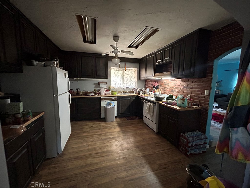 https://media.crmls.org/medias/60ee827f-98b6-4d8c-aa74-60600e293a7b.jpg?preset=X-Large