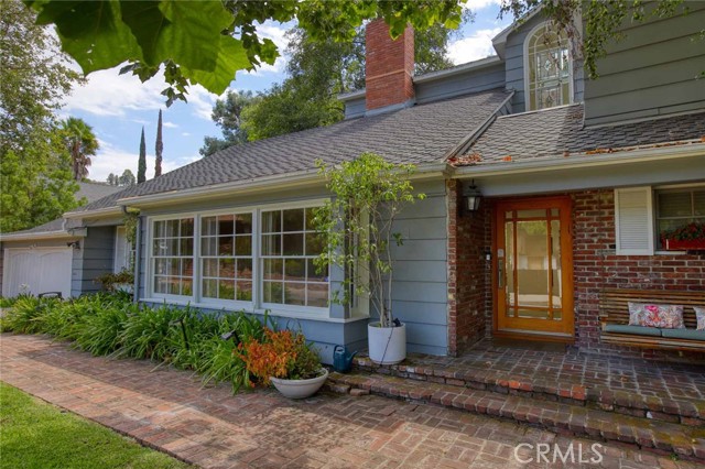 3847 Royal Woods Drive, Sherman Oaks CA: https://media.crmls.org/medias/60eee72b-6a81-4f37-91dc-b59953725a6d.jpg