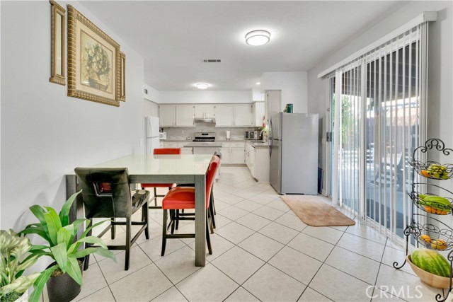 1335 Exeter Court, San Jacinto CA: https://media.crmls.org/medias/60ef8f7f-64a0-4c68-ab4f-5462d302c9e5.jpg