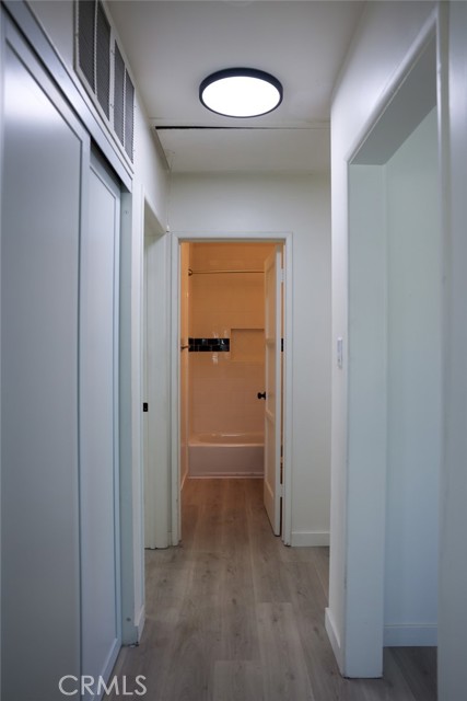 Detail Gallery Image 14 of 17 For 11253 Segrell Way, Culver City,  CA 90230 - 3 Beds | 2 Baths