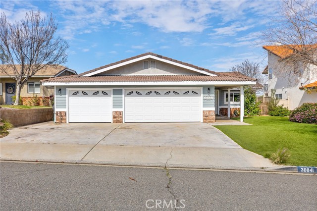 Detail Gallery Image 3 of 39 For 30841 Long Point, Canyon Lake,  CA 92587 - 3 Beds | 2 Baths