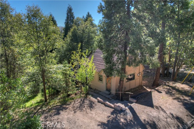 Detail Gallery Image 1 of 35 For 1262 Bear Springs Rd, Lake Arrowhead,  CA 92378 - 2 Beds | 1 Baths