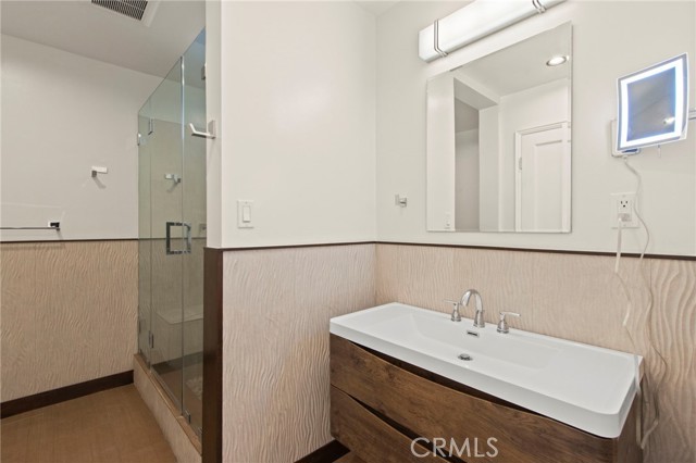 Detail Gallery Image 25 of 31 For 10521 National Bld #101,  Los Angeles,  CA 90034 - 2 Beds | 2 Baths