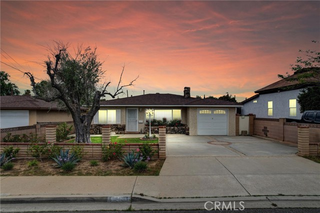18531 E Pearl Avenue, Orange CA: https://media.crmls.org/medias/60f08bd1-d0e9-46f7-9290-29b5f3b62a95.jpg