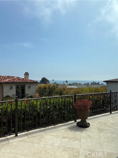 744 11th Street, Manhattan Beach CA: https://media.crmls.org/medias/60f0c449-3bb9-4f40-a3db-6356fadc5263.jpg