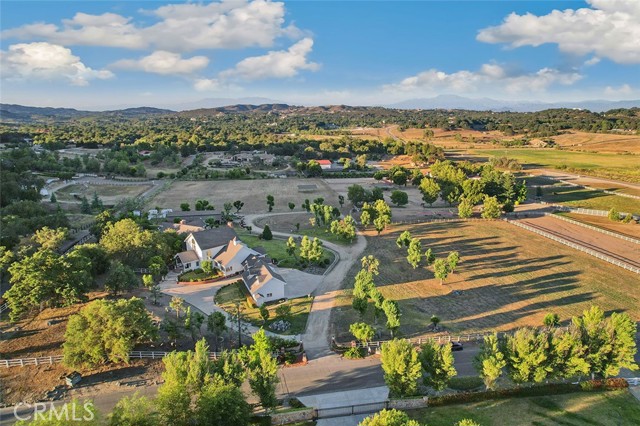 42580 Avenida Escala, Murrieta CA: https://media.crmls.org/medias/60f1b6a0-8075-466b-bfa5-baadc592a63c.jpg
