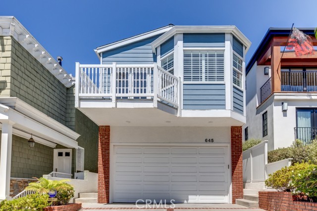 645 Longfellow Avenue, Hermosa Beach CA: https://media.crmls.org/medias/60f21559-43a8-4b0a-b8cb-0f111f9376cd.jpg