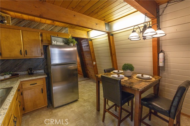 726 Elysian Boulevard, Big Bear City CA: https://media.crmls.org/medias/60f30394-20d6-4101-8ccb-629b92427798.jpg