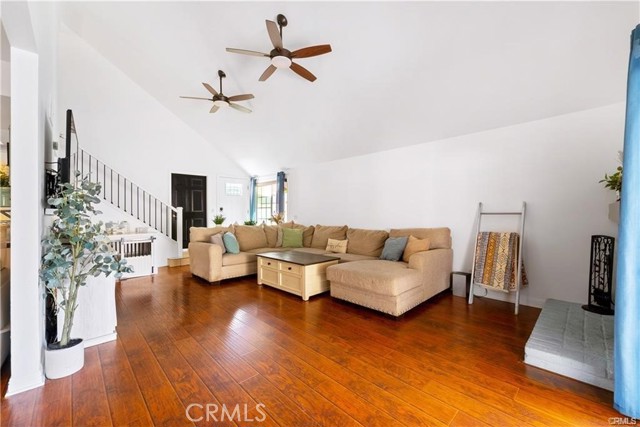 Detail Gallery Image 4 of 23 For 27065 Rio Prado Dr, Valencia,  CA 91354 - 4 Beds | 3 Baths