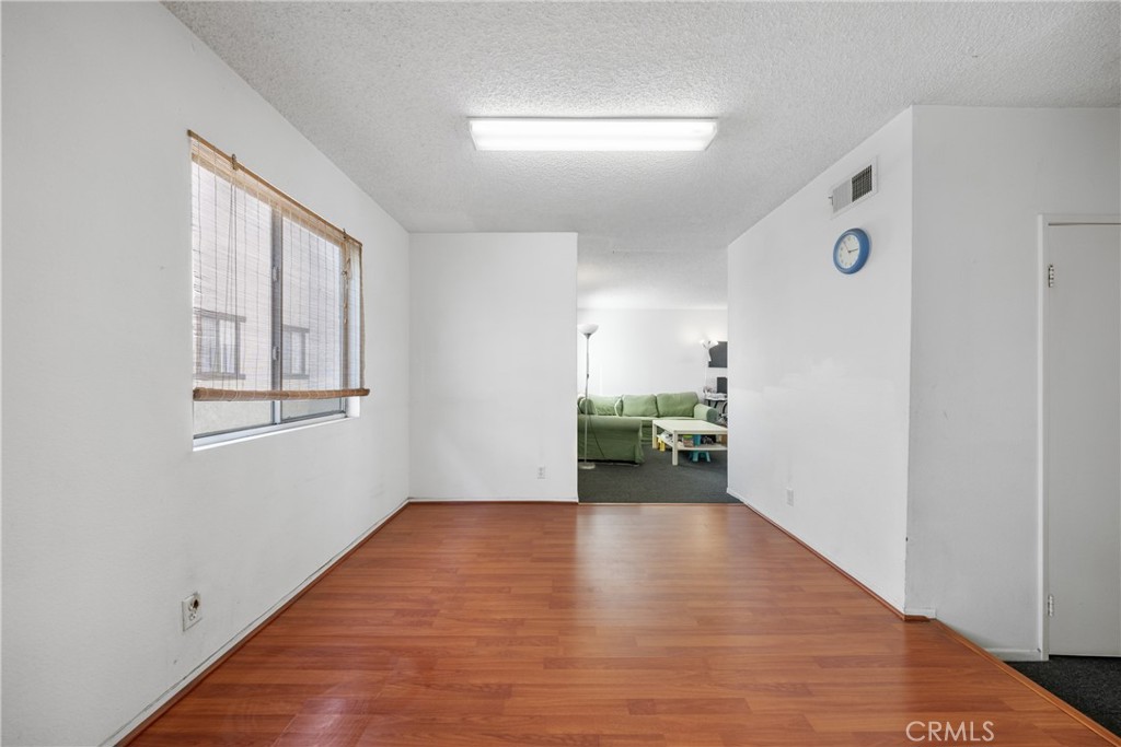 MLS #WS25239022 image #9