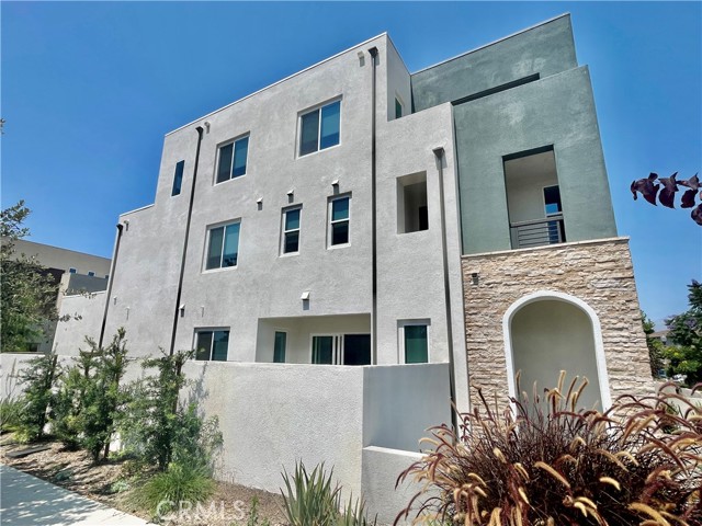Detail Gallery Image 1 of 20 For 114 Culture, Irvine,  CA 92618 - 3 Beds | 2/2 Baths