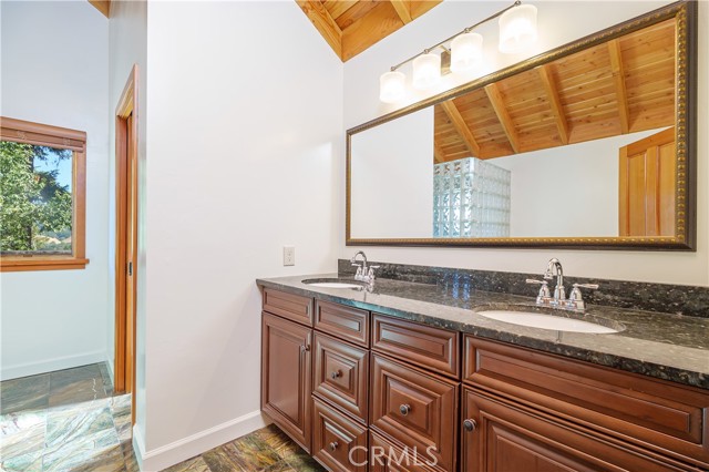 Detail Gallery Image 20 of 38 For 16 Meadow View Ln, San Geronimo,  CA 94963 - 3 Beds | 3/2 Baths