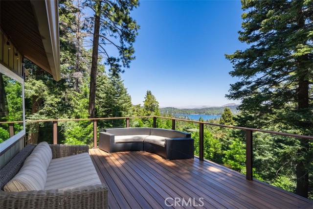 Detail Gallery Image 17 of 69 For 733 Crest Estates Dr, Lake Arrowhead,  CA 92352 - 5 Beds | 3/1 Baths