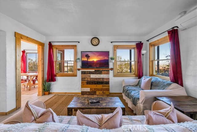 Detail Gallery Image 9 of 47 For 6572 Bullion, Twentynine Palms,  CA 92277 - 2 Beds | 1 Baths