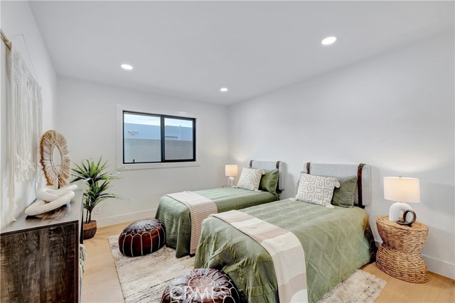 Detail Gallery Image 24 of 49 For 21211 Binghampton Cir, Huntington Beach,  CA 92646 - 4 Beds | 3 Baths