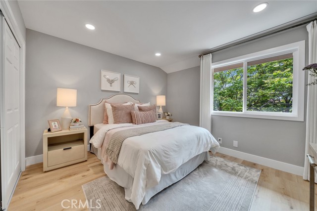 10 Lassen, Irvine CA: https://media.crmls.org/medias/60faa598-83a7-4733-98b4-6c5595eca932.jpg