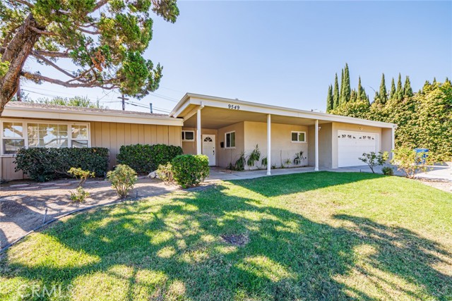 9549 Forbes Ave, Northridge CA: https://media.crmls.org/medias/60fb0342-4529-4033-8e84-57bb3843dde8.jpg