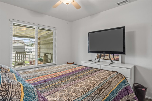 7483 Catalpa Avenue, Highland CA: https://media.crmls.org/medias/60fb14a5-29d1-4967-a2fa-b32dca348e6a.jpg