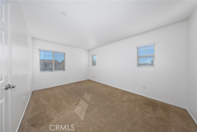 Detail Gallery Image 17 of 29 For 6949 Dewpoint Way, Fontana,  CA 92336 - 4 Beds | 3 Baths