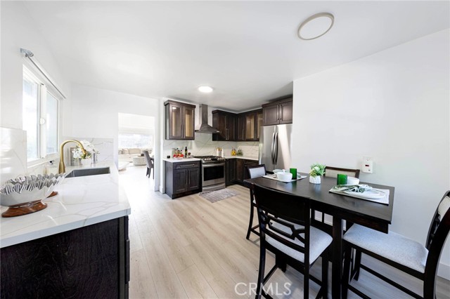 Image 10 of 21 For 615 Victoria Avenue