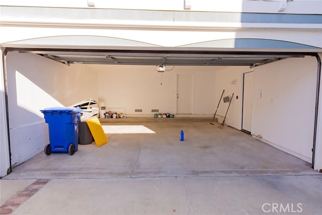 Detail Gallery Image 34 of 35 For 2215 Marshallfield Ln a,  Redondo Beach,  CA 90278 - 3 Beds | 2/1 Baths