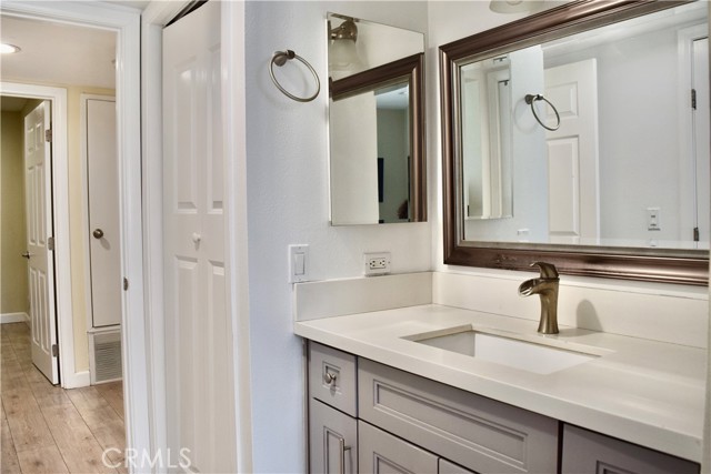 10149 Commerce Avenue, Tujunga CA: https://media.crmls.org/medias/60fcf5e8-4d2c-48c9-b968-f4e0100ed7d5.jpg