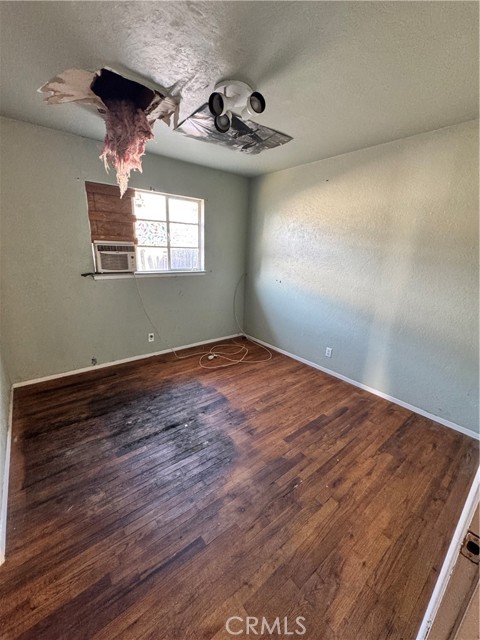 Detail Gallery Image 11 of 27 For 5703 E Hampton, Fresno,  CA 93727 - 3 Beds | 1 Baths