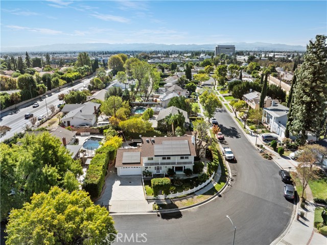 Detail Gallery Image 9 of 48 For 19710 Superior St, Chatsworth,  CA 91311 - 4 Beds | 4 Baths