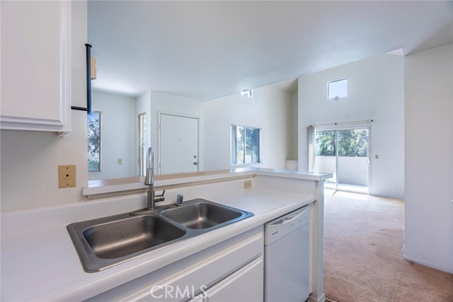 Detail Gallery Image 8 of 34 For 24450 Leonard Tree Ln #202,  Newhall,  CA 91321 - 2 Beds | 2 Baths
