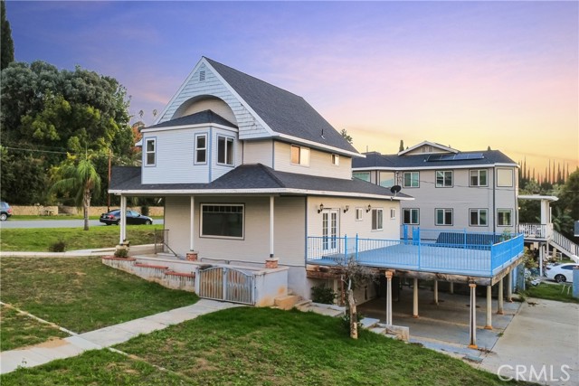 Detail Gallery Image 2 of 39 For 261 E Crescent Ave, Redlands,  CA 92373 - 5 Beds | 3/1 Baths