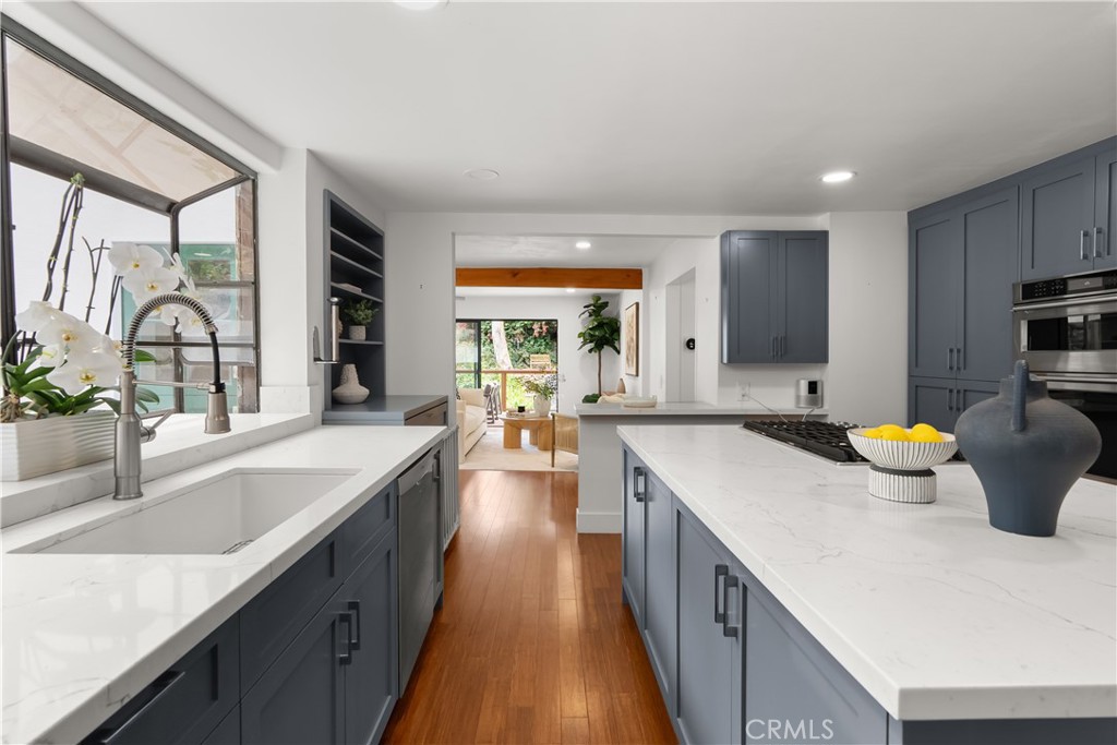 MLS #OC25272456 image #5