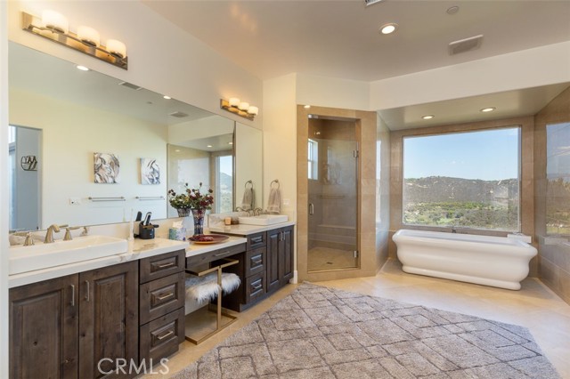 Detail Gallery Image 16 of 55 For 2260 Panoramic, Vista,  CA 92084 - 3 Beds | 5/1 Baths