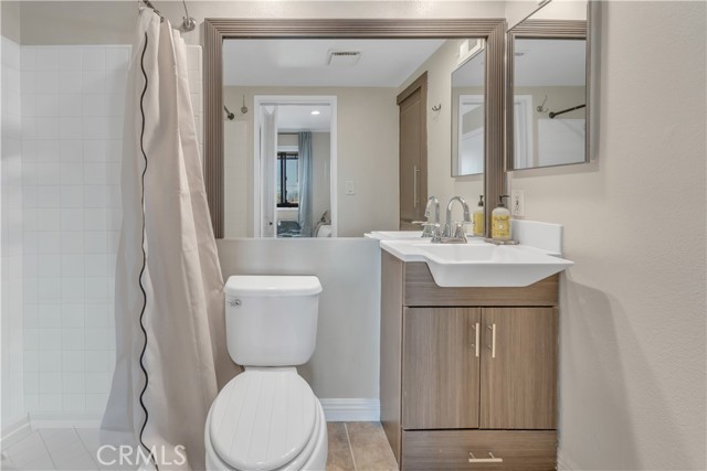 Detail Gallery Image 27 of 50 For 21040 Parthenia #25,  Canoga Park,  CA 91304 - 2 Beds | 2/1 Baths