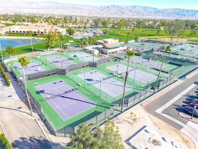 41981 Preston Trail, Palm Desert CA: https://media.crmls.org/medias/6100c724-d317-4233-a981-7ffbd4f37eed.jpg