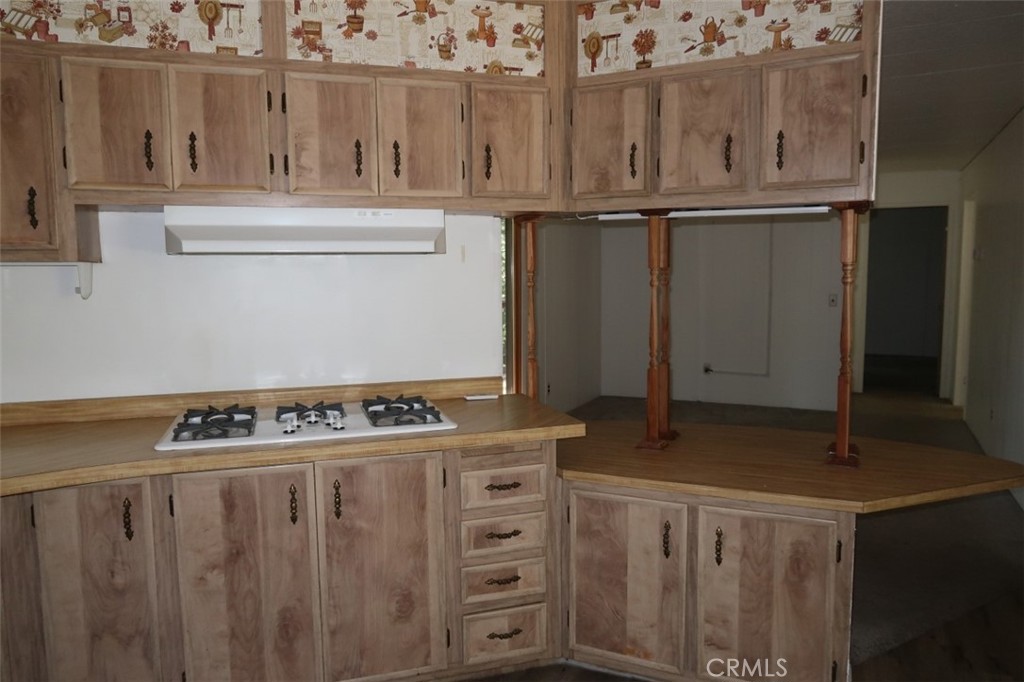 https://media.crmls.org/medias/6100d674-d572-4637-9898-bd5ab31b5561.jpg?preset=X-Large