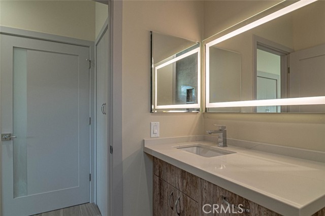 Detail Gallery Image 20 of 31 For 18750 Collins St, Tarzana,  CA 91356 - 7 Beds | 6 Baths