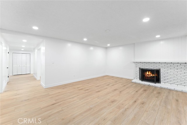 Image 10 of 26 For 8065 Ring Street