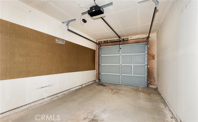 234 Beverly Drive, Banning CA: https://media.crmls.org/medias/6101d7ce-50cd-444d-9e63-8e2144beb9d5.jpg