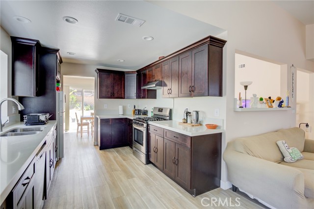 Detail Gallery Image 15 of 46 For 273 Newell Dr, Riverside,  CA 92507 - 3 Beds | 2 Baths
